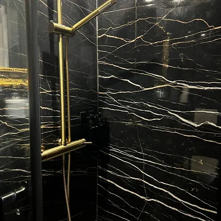 Cocoon Gallery Paris-2
